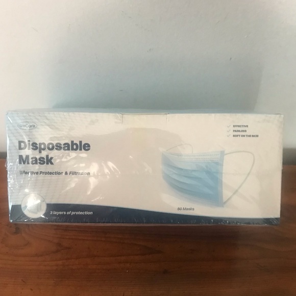 NWOT Disposable Mask 😷 - Picture 1 of 3